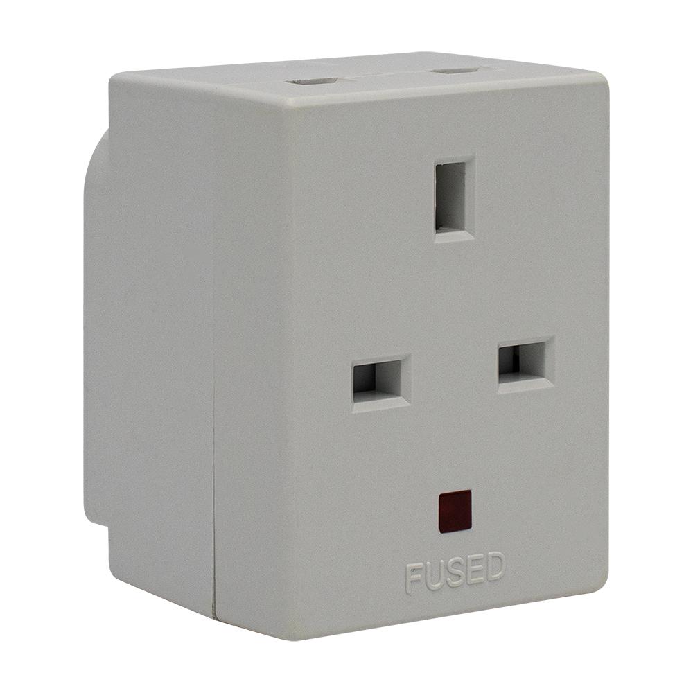 Generic / Adapter, 3-Way multi plug fused socket, White, 4 x 5 x 8 cm
