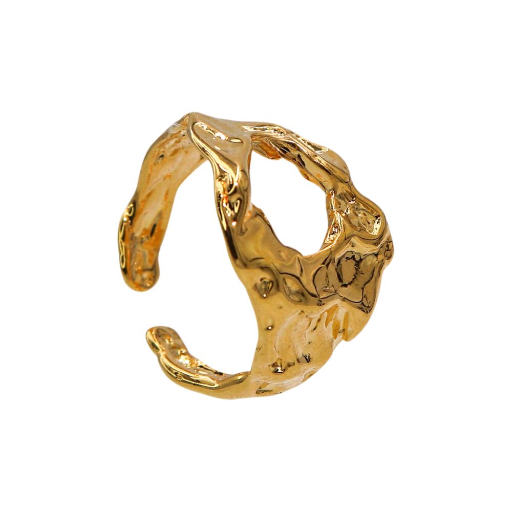 ACCENT Ring in gold with pressed metal accent cuff earring with pressed finish in gold