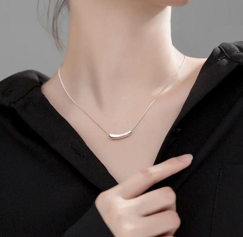 Luxury Bee Short Bar Snake Chain Silver Sterling 925 Minimalist Necklace. luxury bee star charm silver sterling 925 minimalist necklace