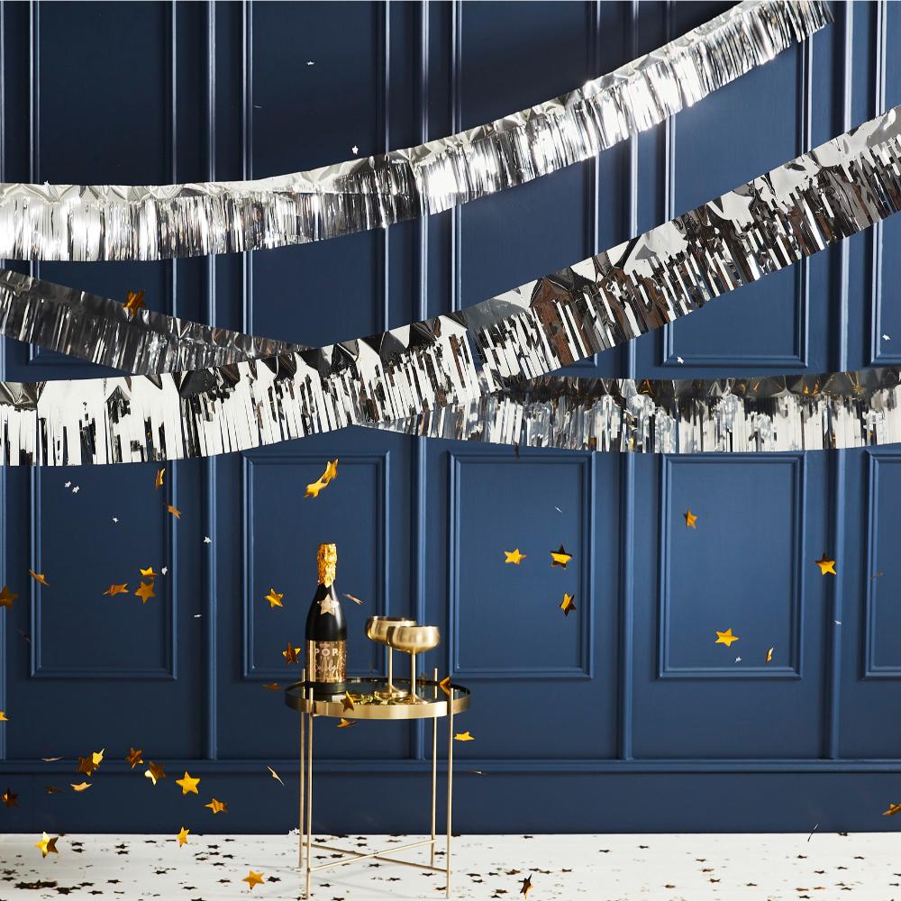 Pop The Bubbly Fringe Foil Garland - Silver hall l the party