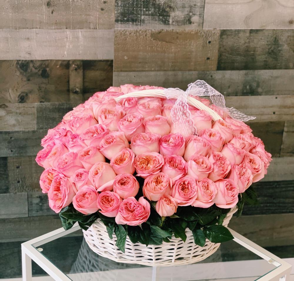 100 Garden Roses with Basket