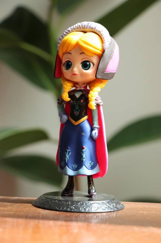 цена The figure of the popular character of Anna in the anime Frozen is unique, attractive and lovely
